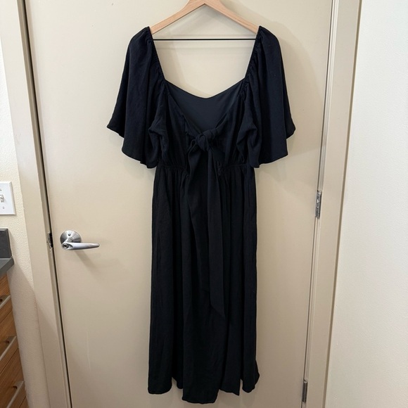 SugarLips Saint Tropez Cassia Tie Back Linen Midi Dress in black linen summer - Picture 7 of 14